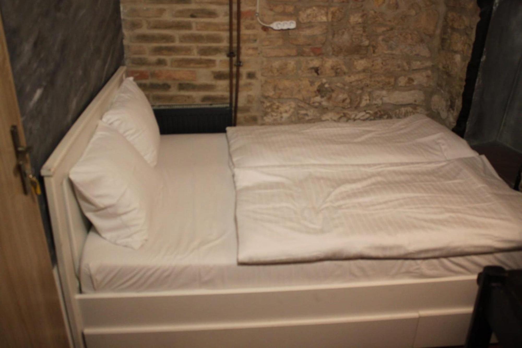 Alba Hostel プラハ エクステリア 写真