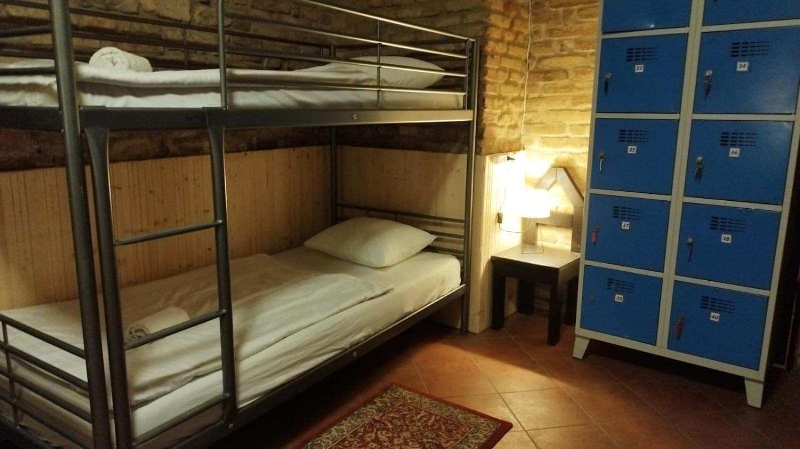 Alba Hostel プラハ エクステリア 写真