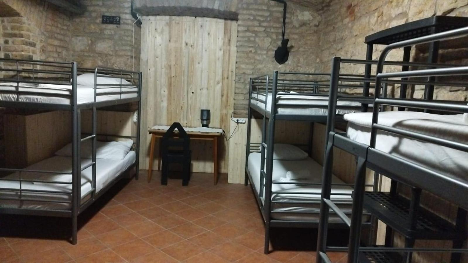 Alba Hostel プラハ エクステリア 写真
