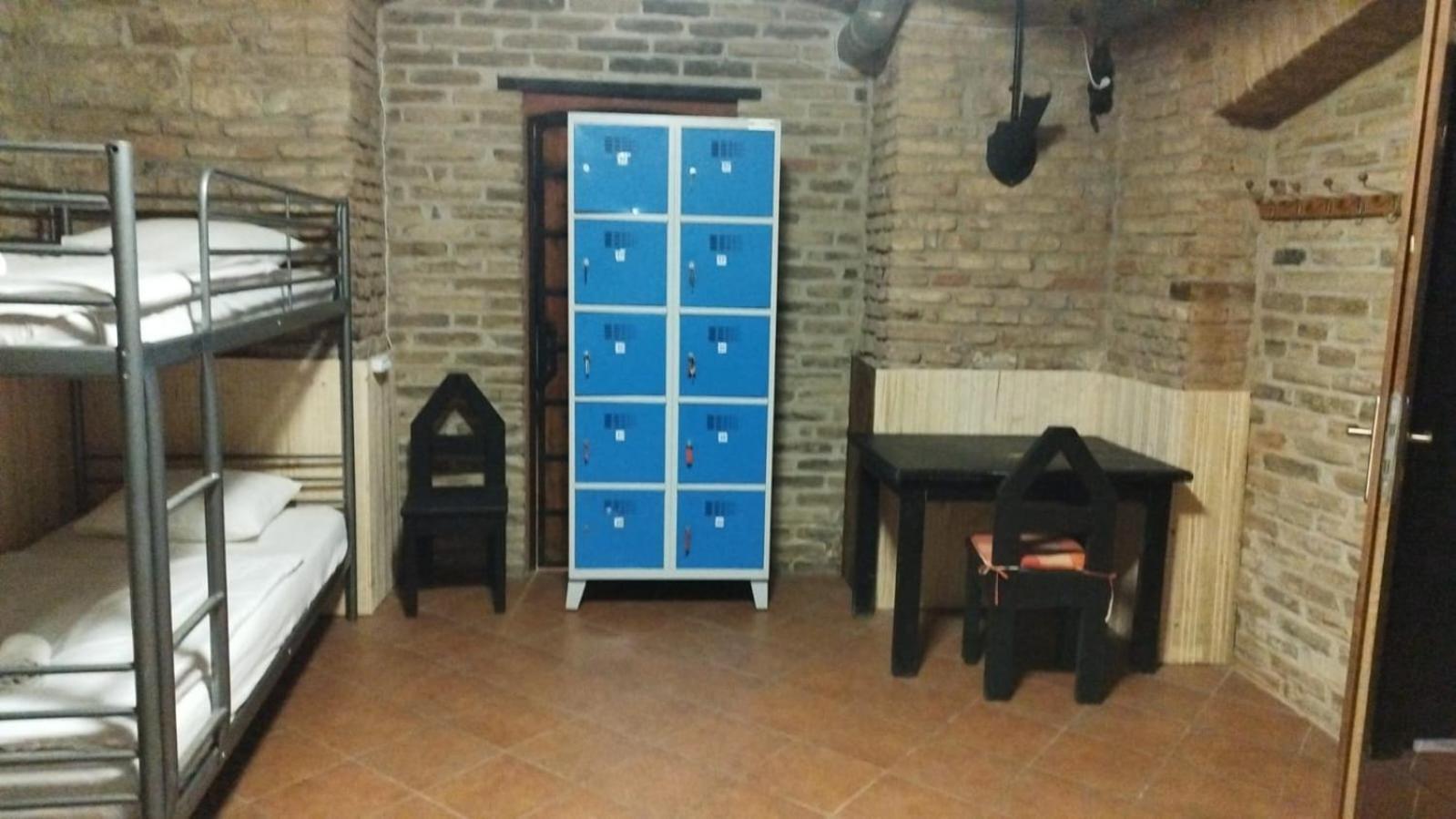 Alba Hostel プラハ エクステリア 写真