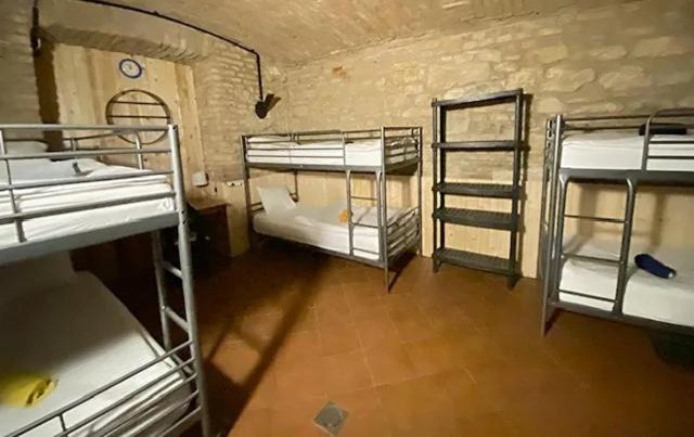 Alba Hostel プラハ エクステリア 写真